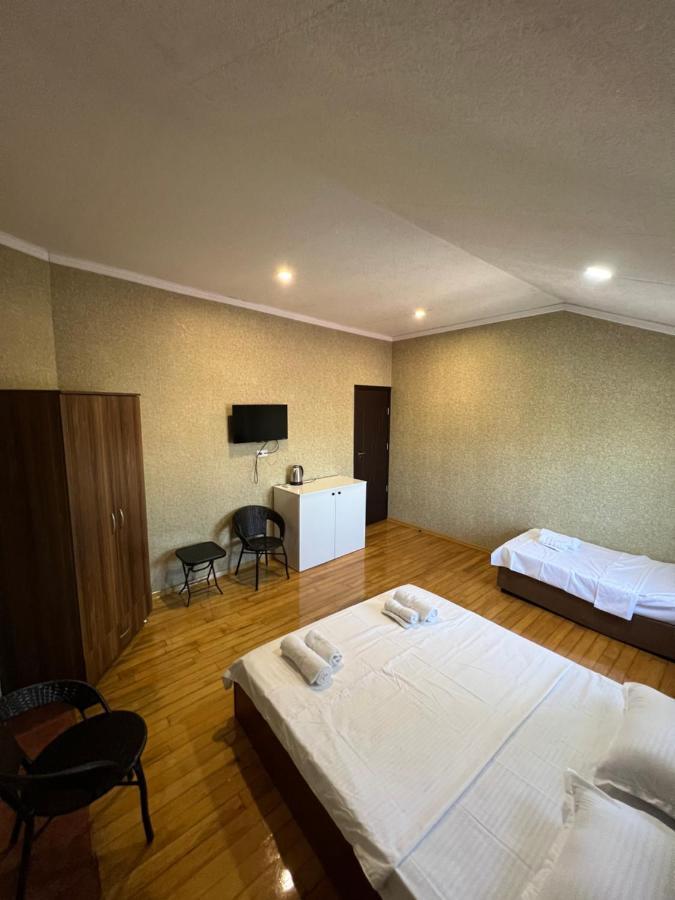 Twins Guest House Батуми Экстерьер фото