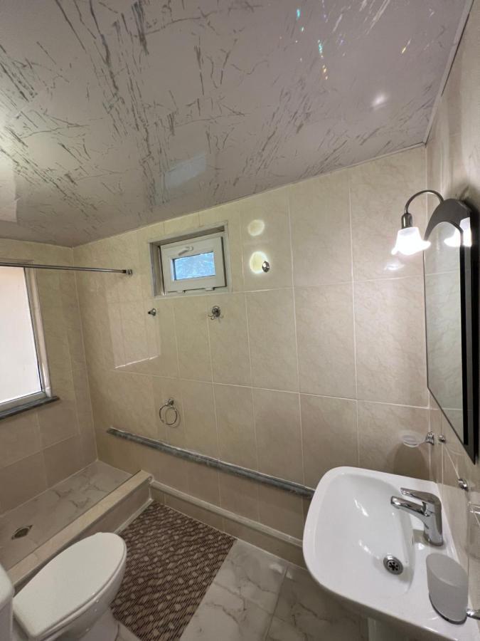 Twins Guest House Батуми Экстерьер фото