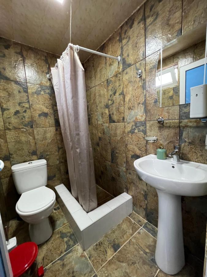 Twins Guest House Батуми Экстерьер фото