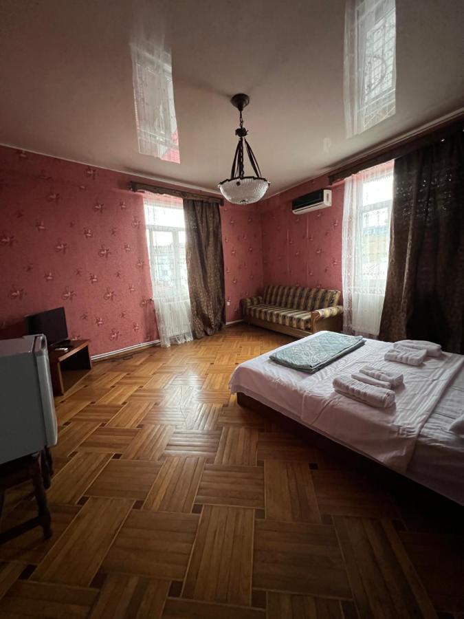 Twins Guest House Батуми Экстерьер фото