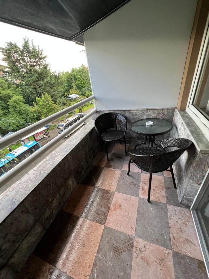 Twins Guest House Батуми Экстерьер фото