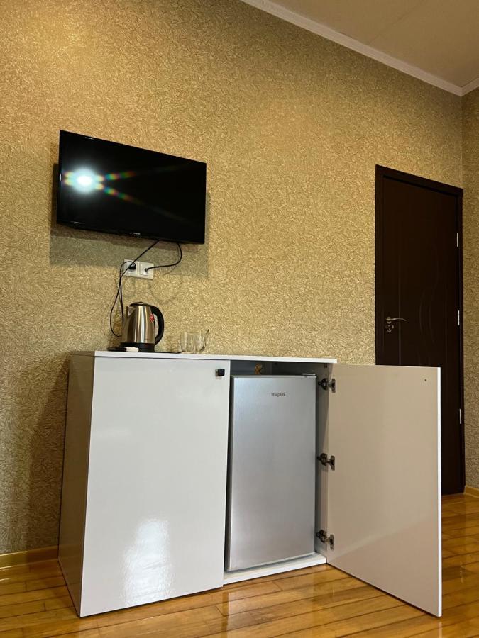 Twins Guest House Батуми Экстерьер фото