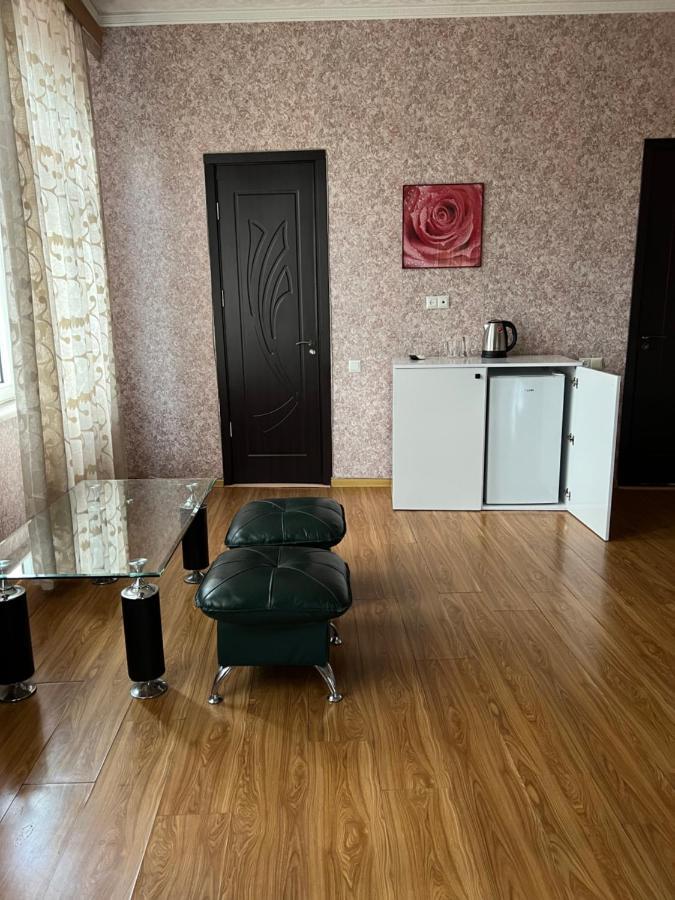 Twins Guest House Батуми Экстерьер фото