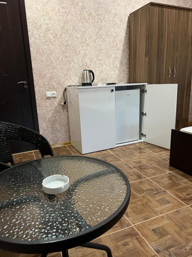 Twins Guest House Батуми Экстерьер фото